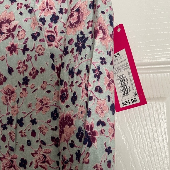 Floral romper NWT XS size - Picture 4 of 7